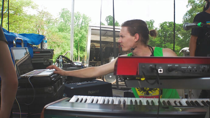 Samson-Andersson-Gig-Performer